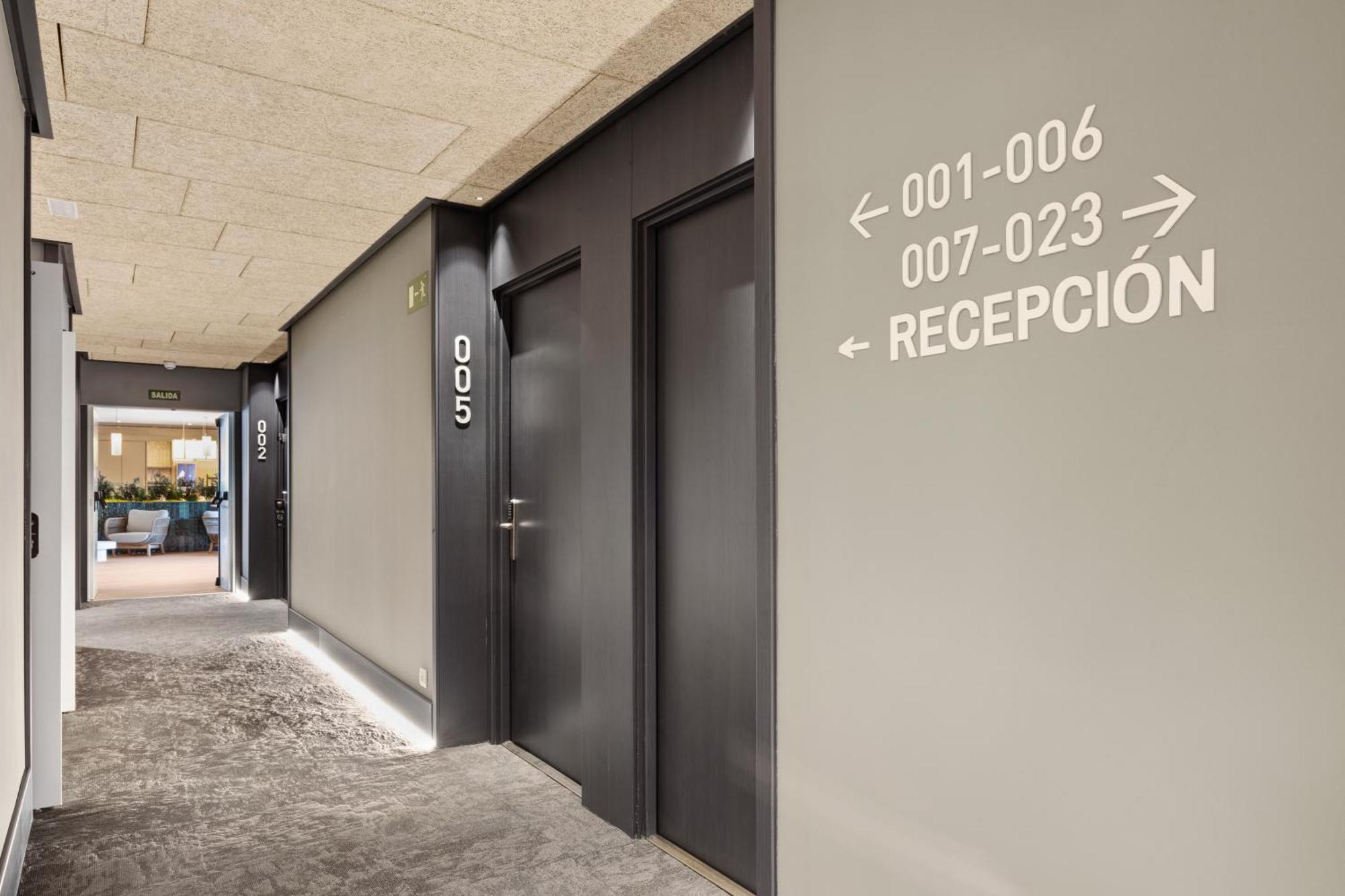 B&B Hotel Кастро-Урдиалес Екстериор снимка