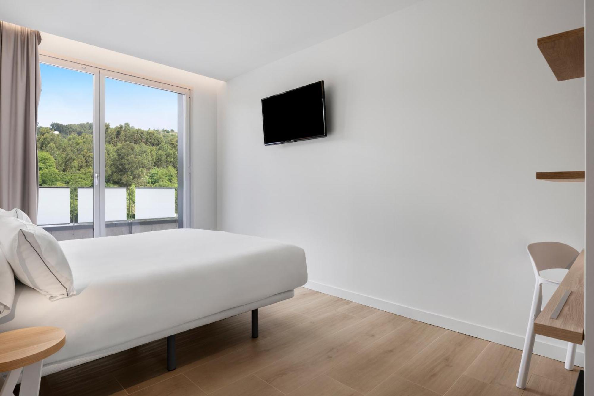 B&B Hotel Кастро-Урдиалес Екстериор снимка